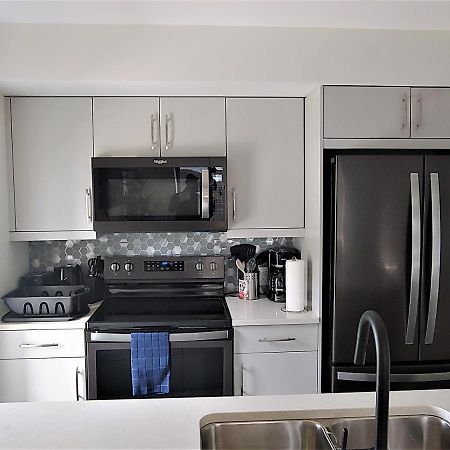 וויניפג Serene 2 Bedroom Condo With Balcony And Lakeview מראה חיצוני תמונה