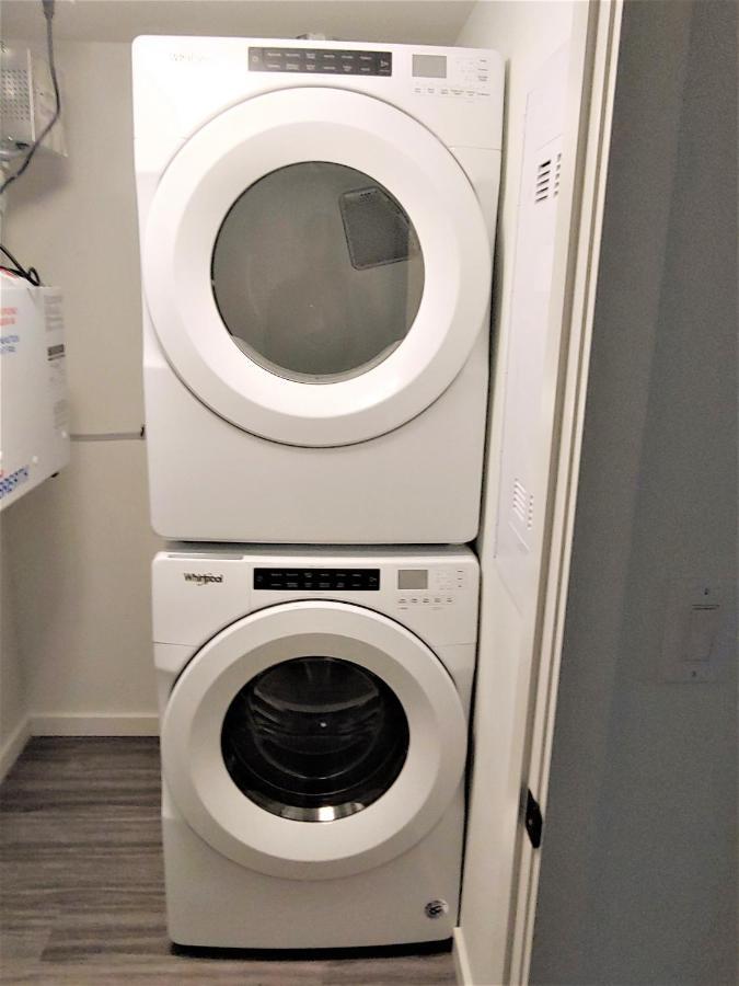 וויניפג Serene 2 Bedroom Condo With Balcony And Lakeview מראה חיצוני תמונה