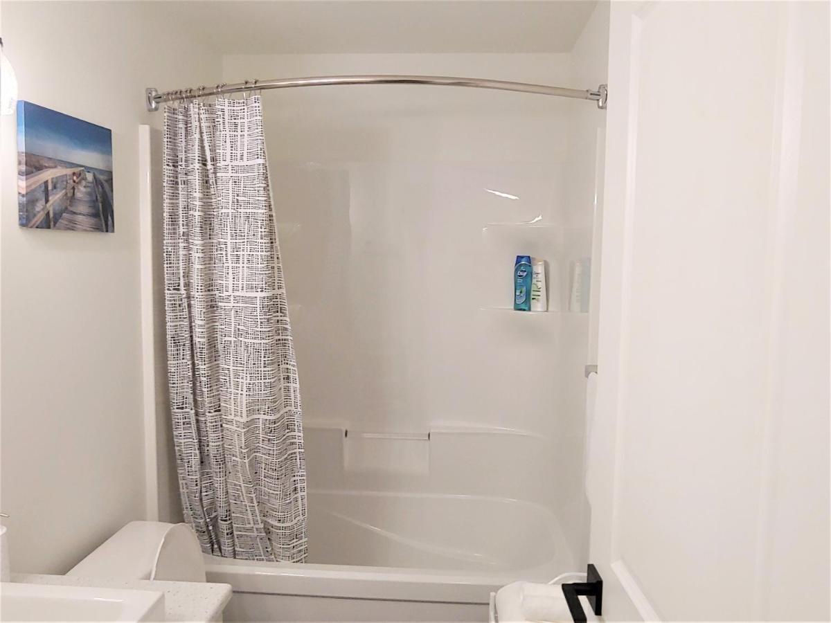 וויניפג Serene 2 Bedroom Condo With Balcony And Lakeview מראה חיצוני תמונה